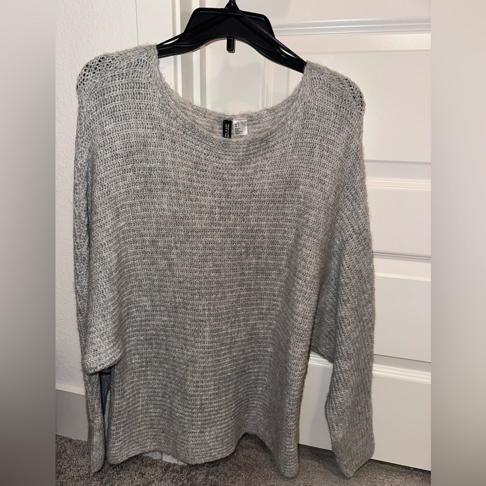 Grey NwT H&M sweater top size small - Picture 1 of 4